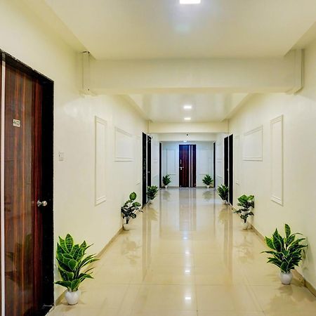 Super Collection O Vardhan Plaza Yerandwane Buitenkant foto